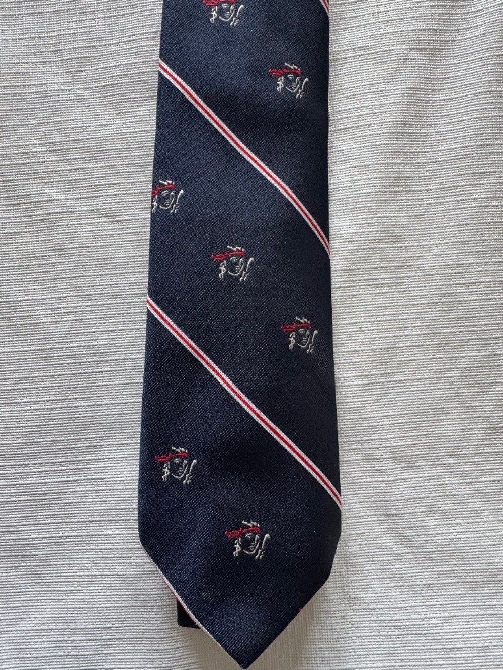 Frame Navy Tie with Red and White Stripe and Crest